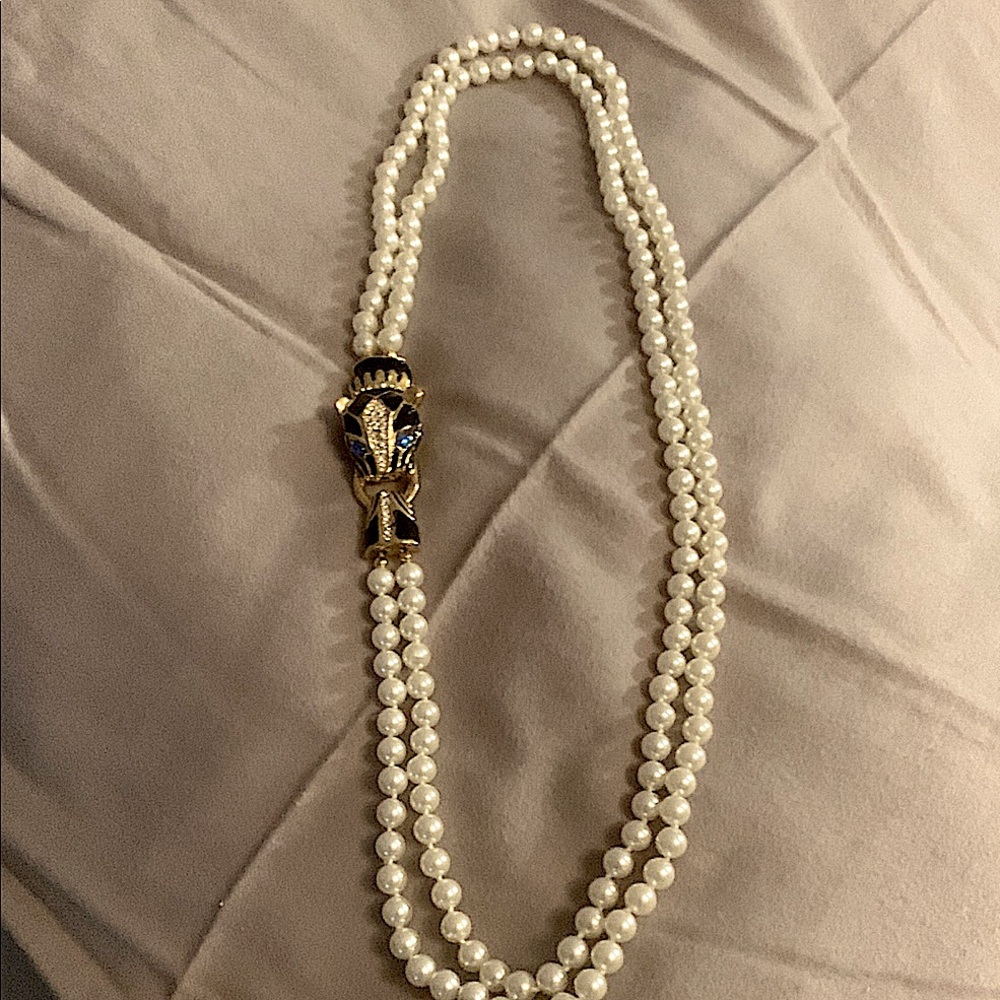 Double strand faux pearl necklace